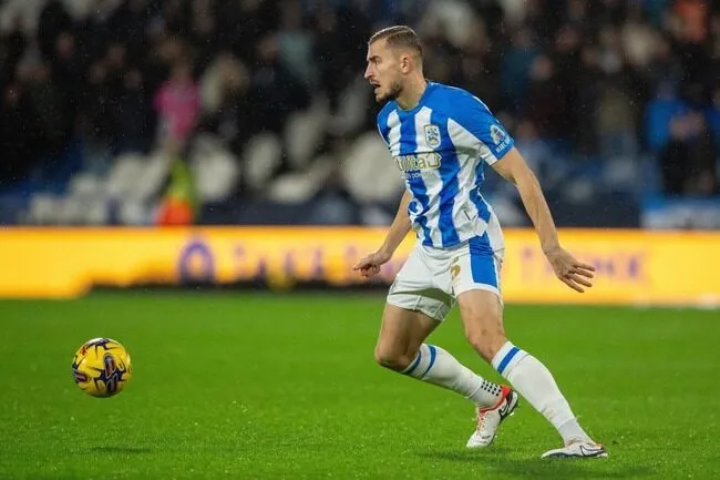 Màn giao tranh đỉnh cao giữa Huddersfield Town vs Leyton Orient