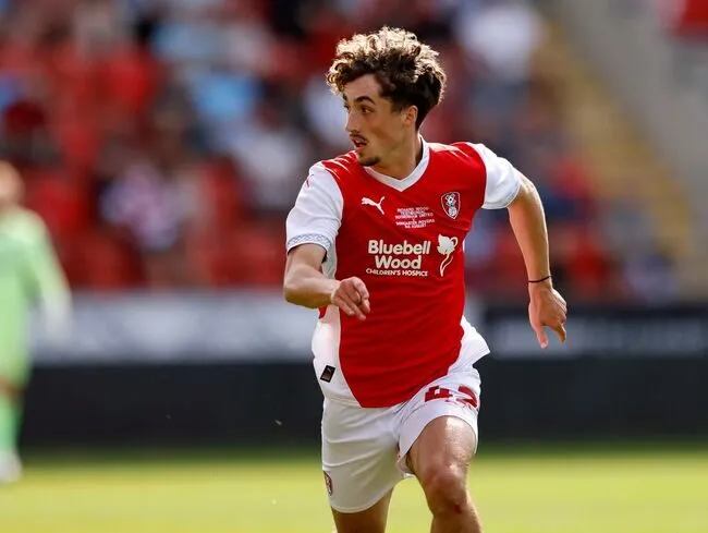 Màn giao tranh đỉnh cao giữa Salford City vs Rotherham United